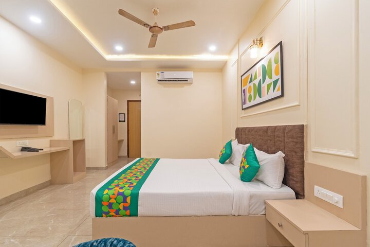 Room 15 of 37