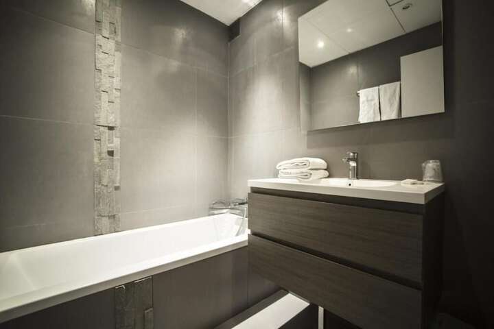 Room 16 of 35