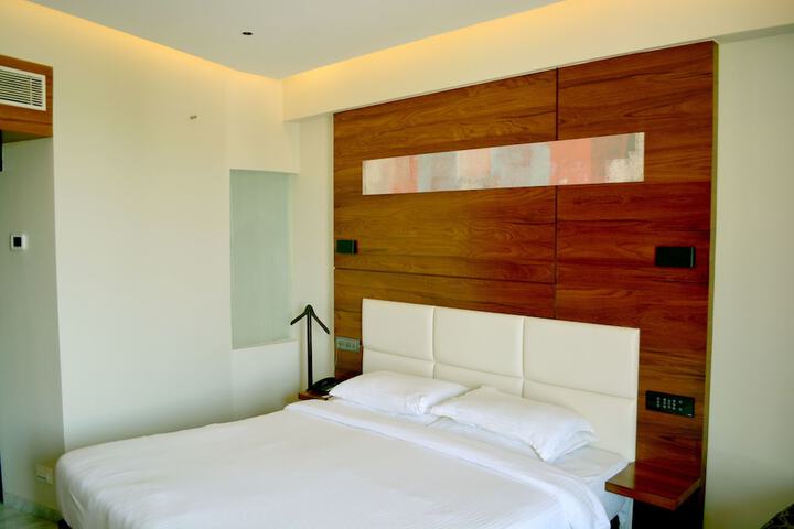 Room 5 of 27