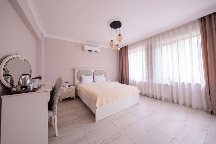 Room 18 of 48