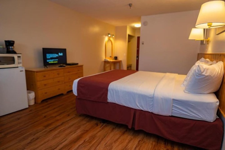 Room 5 of 11