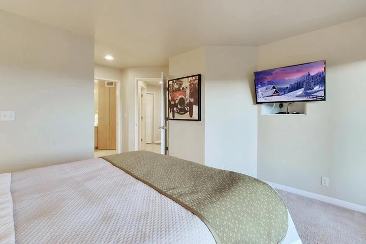 Room 3 of 19