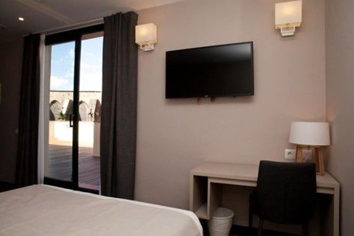 Room 5 of 31