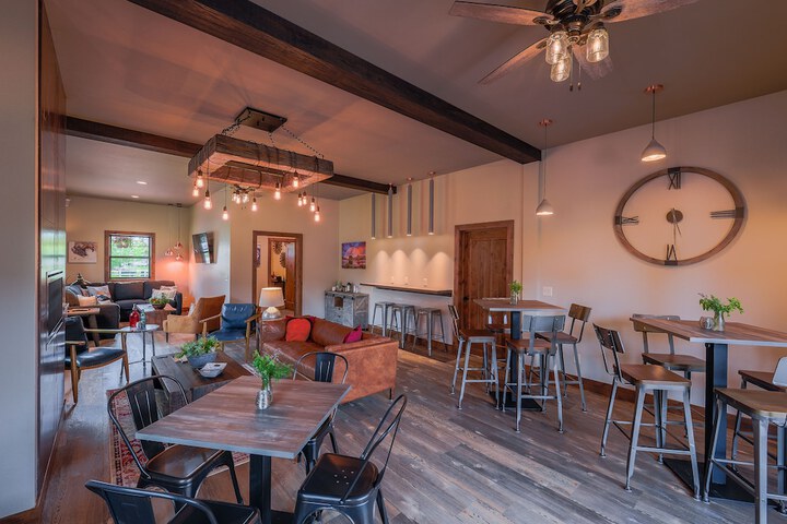 Breakfast/Coffee Service 38 of 46