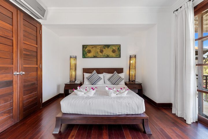 Room 16 of 28