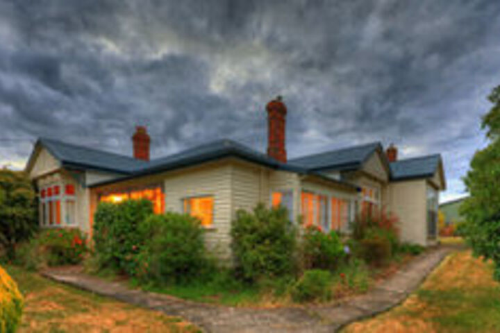 Hotel Exterior 13 of 33