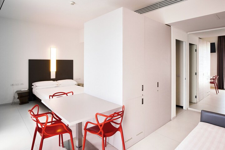 Room 25 of 85