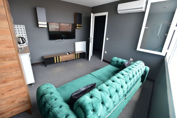 Room 11 of 12