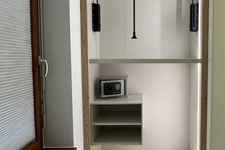Room 44 of 96