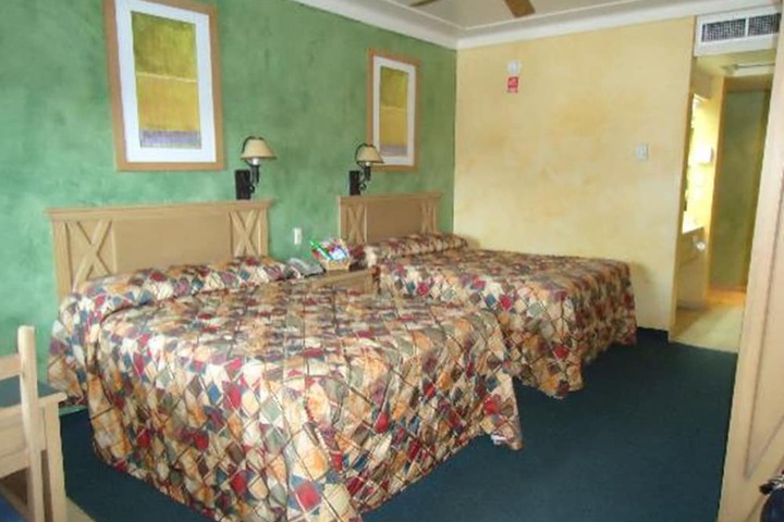 Room 4 of 11