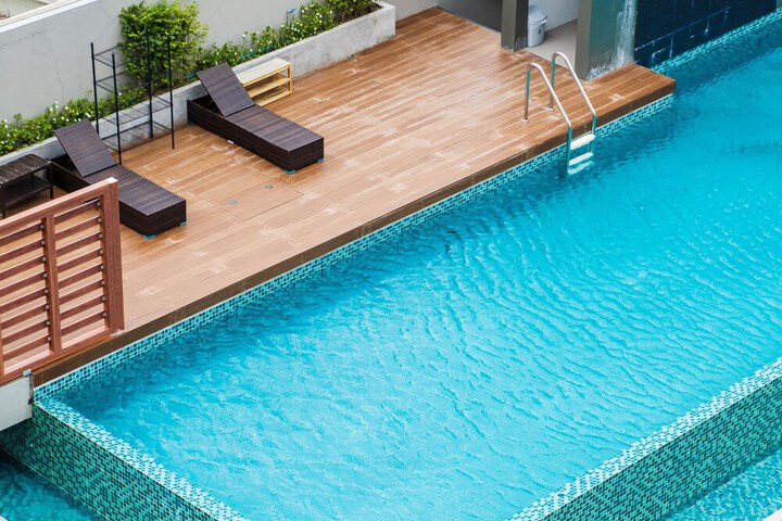Pool 17 of 32
