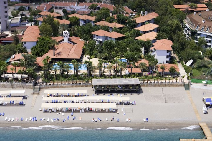 LARISSA AKMAN CAMYUVA - ALL INCLUSIVE