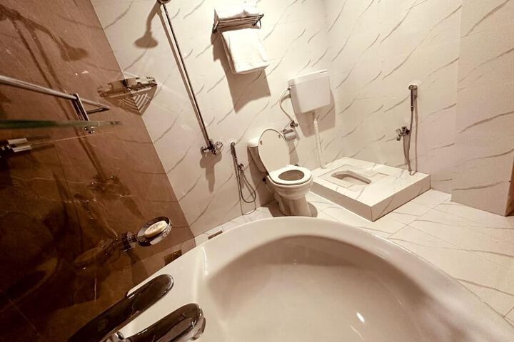 Room 6 of 26