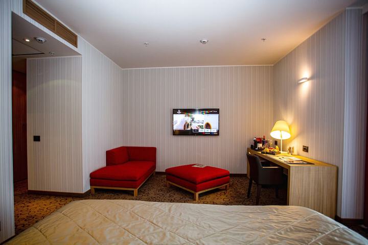 Room 17 of 57