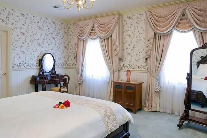 Room 2 of 22