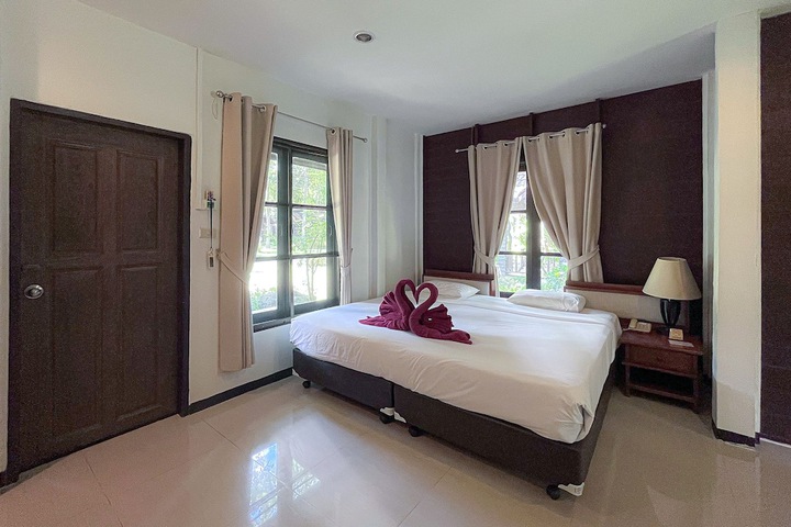 Room 25 of 122