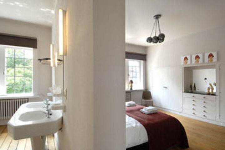 Room 16 of 27