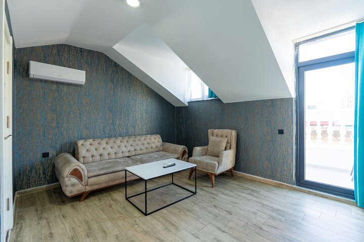 Room 33 of 58