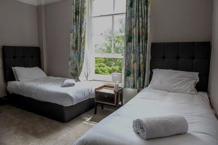 Room 15 of 36