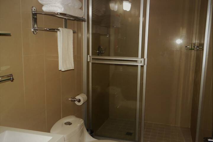 Room 19 of 103