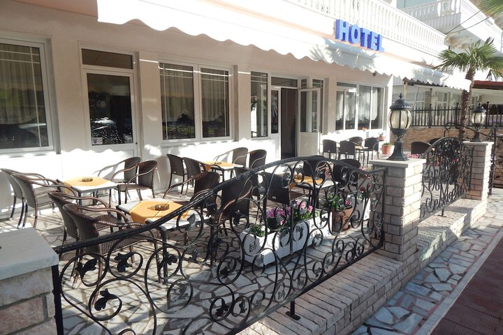 Hotel Exterior 62 of 65