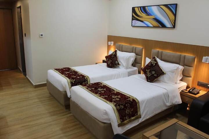 Room 7 of 18