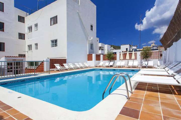 Pool Hotel