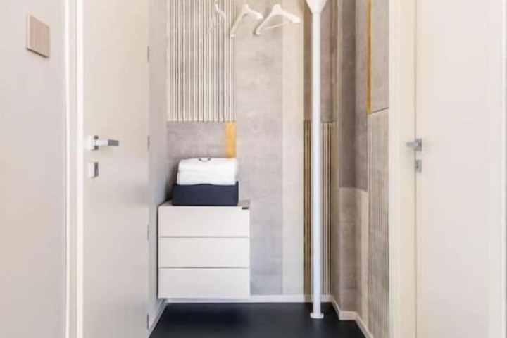 Room 7 of 36