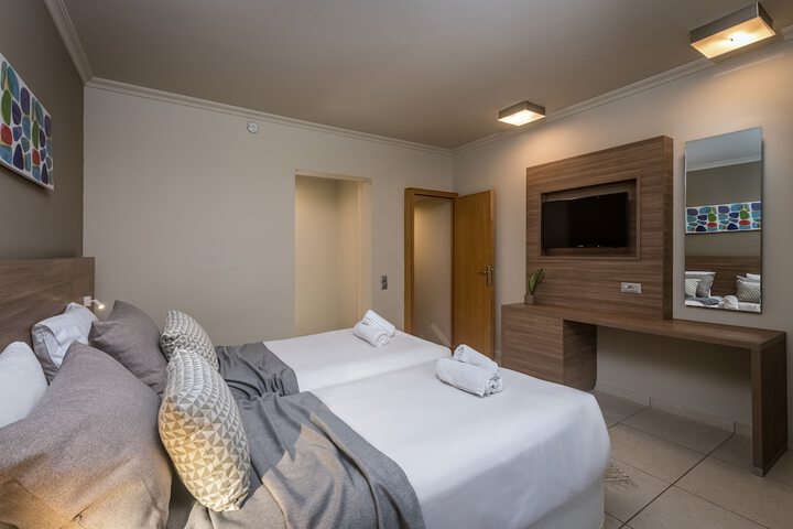 Room 55 of 236