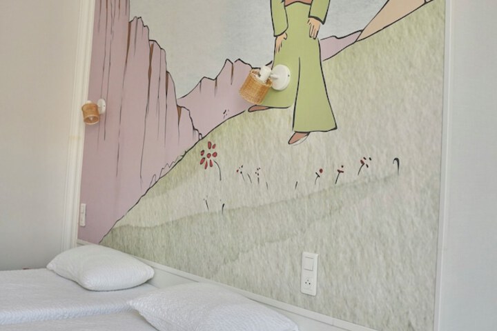 Room 44 of 98