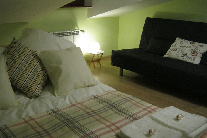 Room 2 of 11