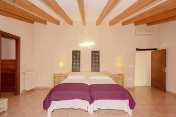 Room 8 of 20