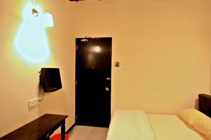 Room 8 of 32