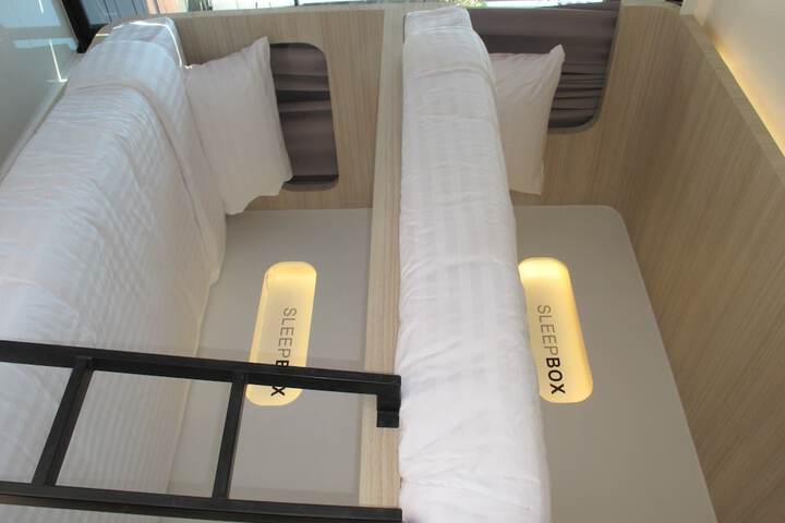 Room 7 of 35