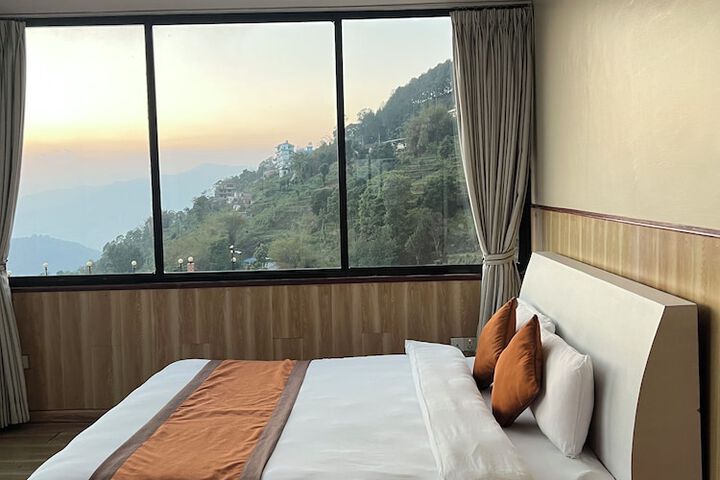 Room 10 of 51