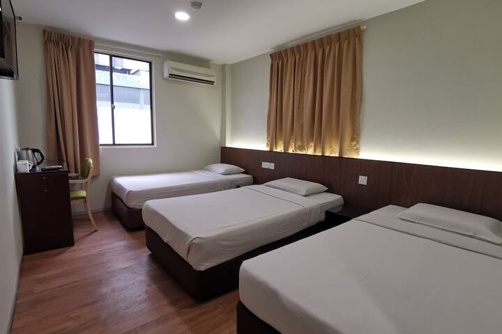 Room 7 of 17