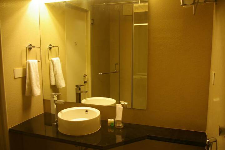 Room 10 of 12