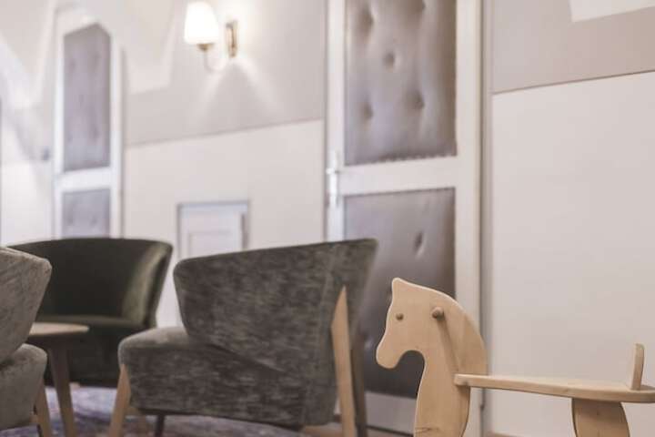 Entrance & Lobby