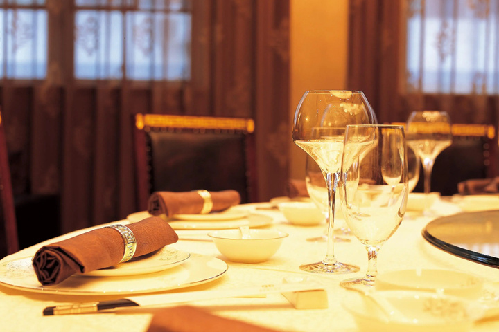 Dining 9 of 10