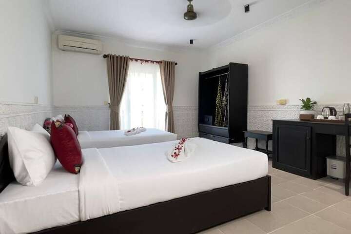 Room 16 of 34
