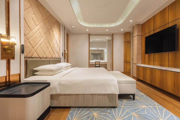 Room 18 of 59