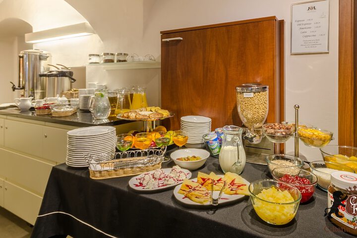 Breakfast/Coffee Service 102 of 146