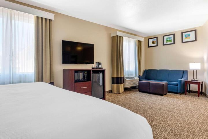 2 Queen Beds (2 of 13)