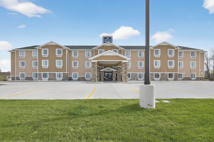 Exterior of Cobblestone Hotel & Suites - Eaton