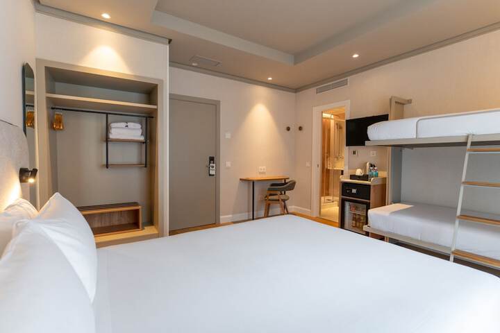 Room 31 of 86