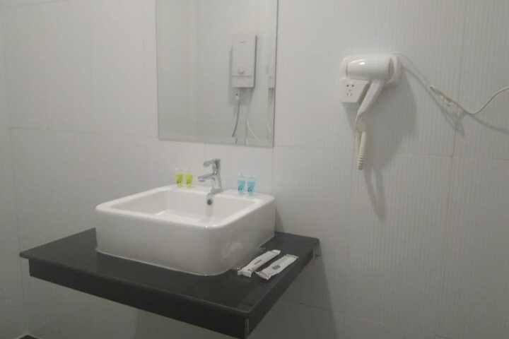 Room 14 of 19