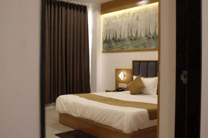 Room 14 of 38
