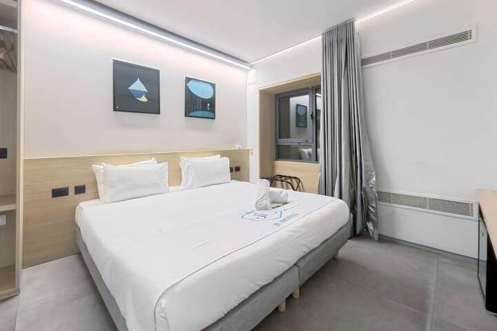 Room 47 of 79