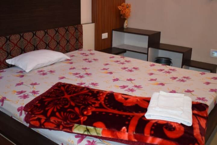 Room 3 of 16