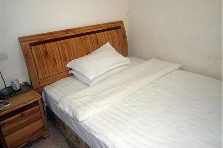Room 4 of 12